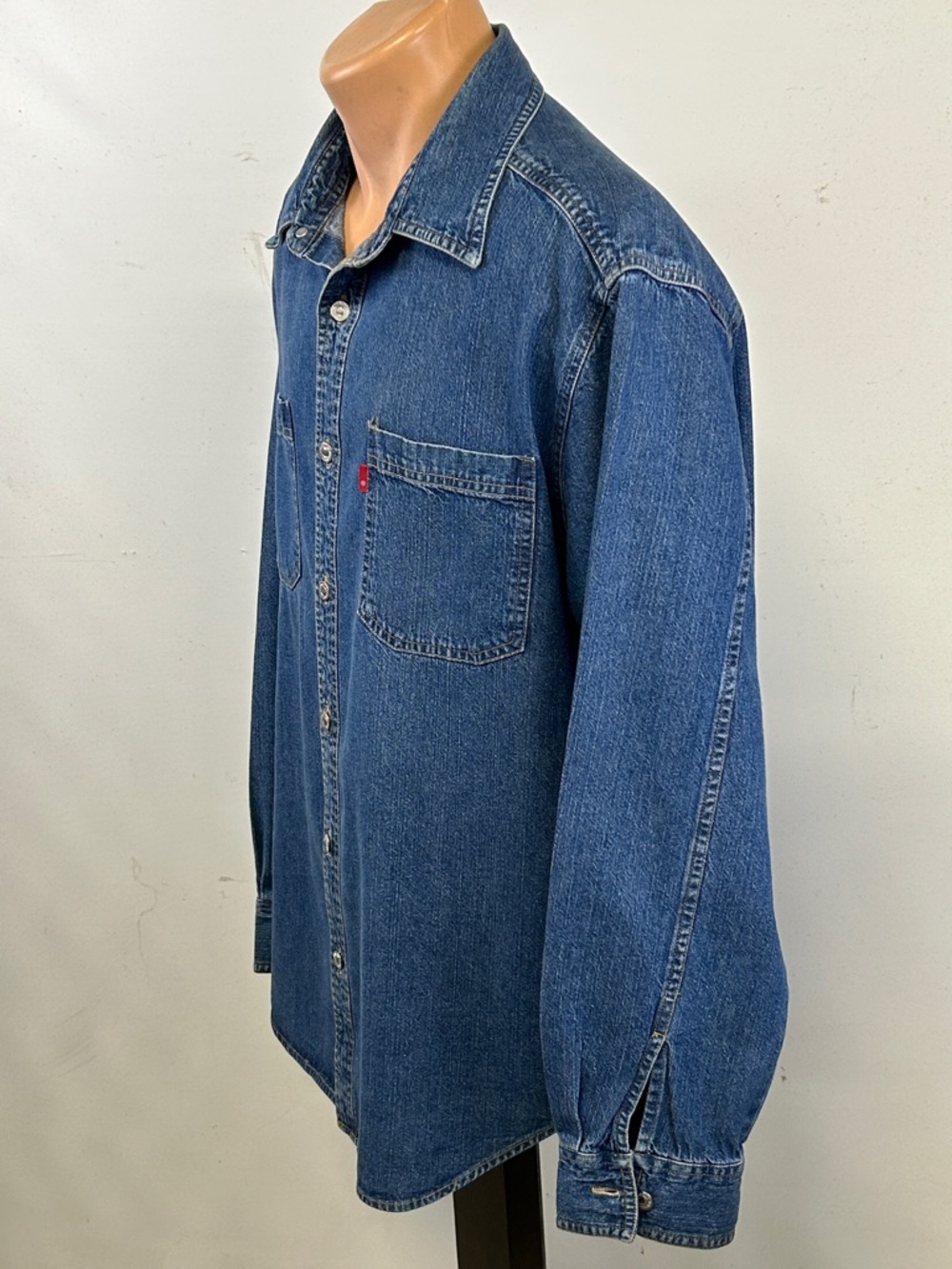 Levi's Denim long sleeve shirt.  L - Picture 5 of 7